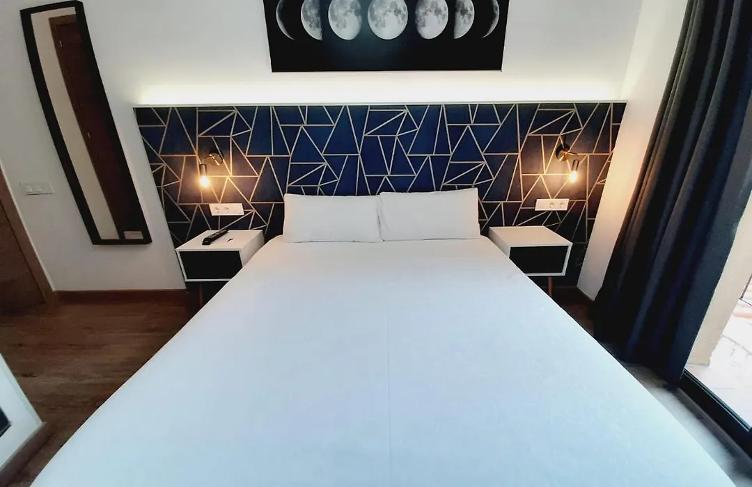 Hostal Laia By Gaiarooms-1
